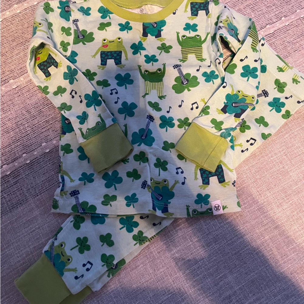 The Honest Company Frog and Clover Kids Pajama Set - Green, St. Patrick’s Day